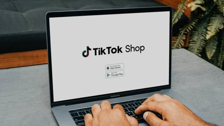 TikTok Shop - Azulblue / Shutterstock.com