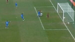 Time faz "dois gols" no mesmo lance - X/Twitter