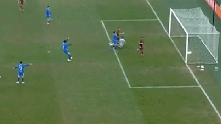 Time faz "dois gols" no mesmo lance - X/Twitter