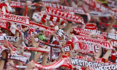 Ultras do Essen despejam concreto no portão visitante antes de jogo da Copa da Alemanha