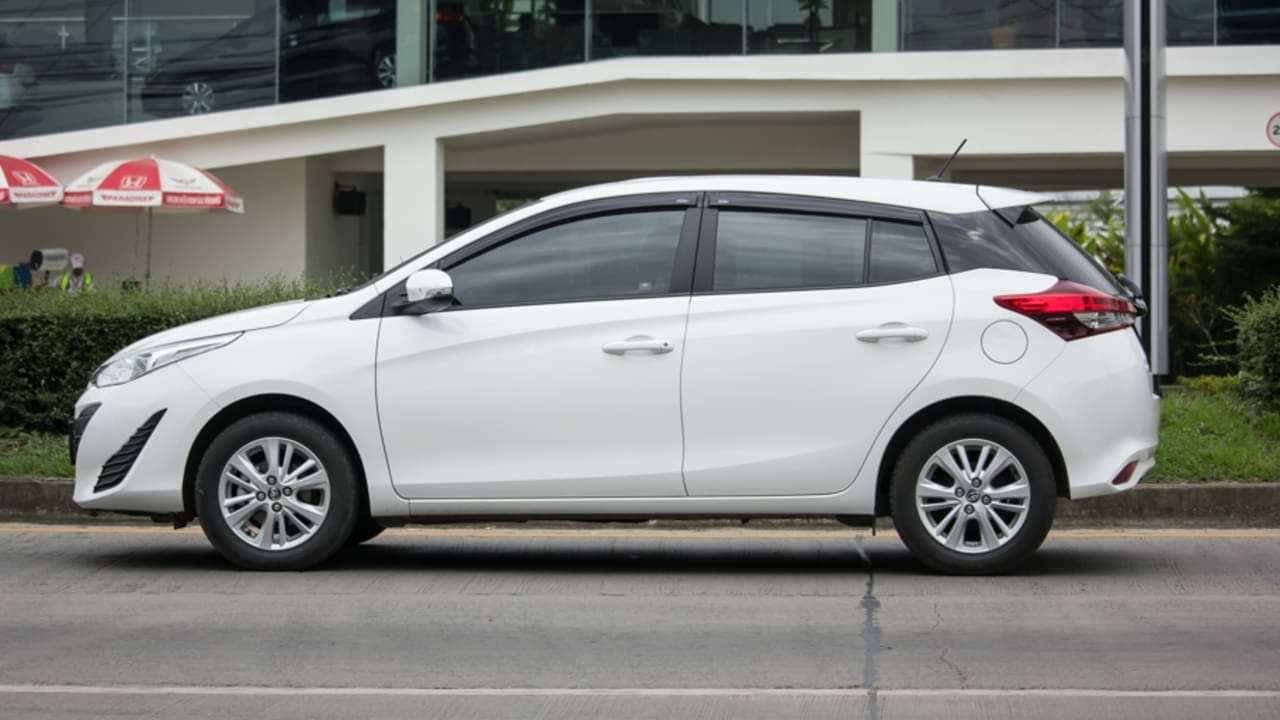 Toyota Yaris - nuttapong/ istockphoto.com