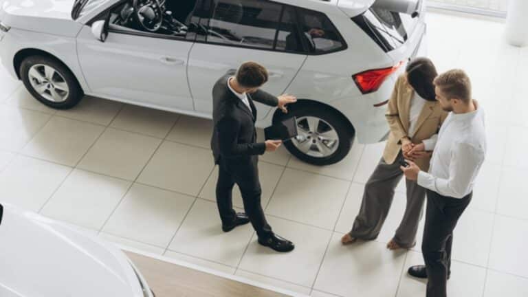 Venda de carro, compra - Anatoliy Cherkas/shutterstock.com