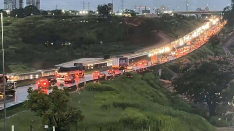 Via Dutra, em São José dos Campos - Bruna Capasciutti/TV Vanguarda