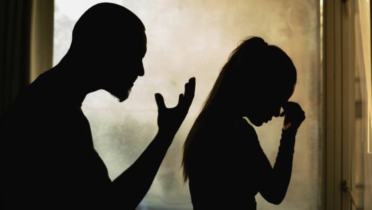 violência doméstica - kieferpix/istockphoto.com