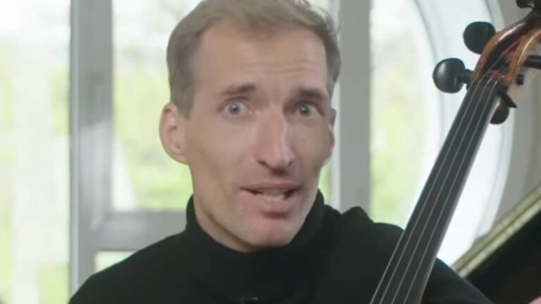 Violoncelista Stephan Koncz - Instagram