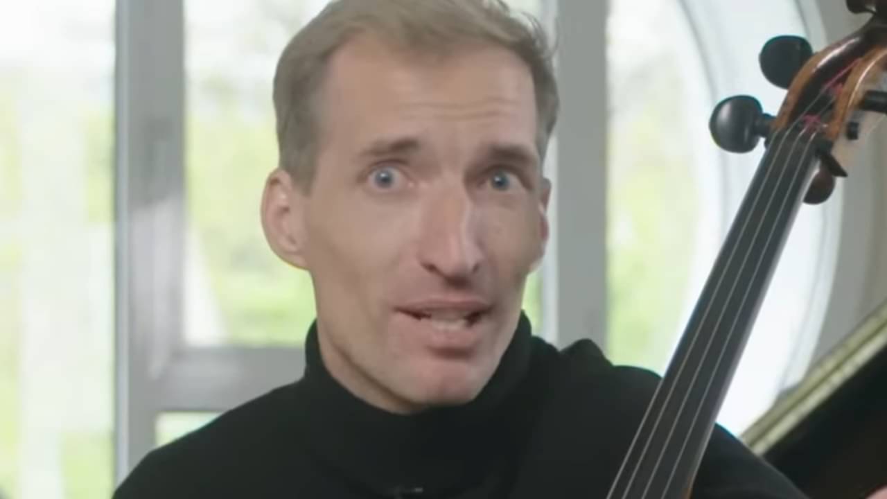 Violoncelista Stephan Koncz - Instagram