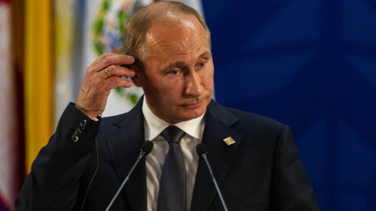 Vladimir Putin - Octavio Hoyos / Shutterstock.com