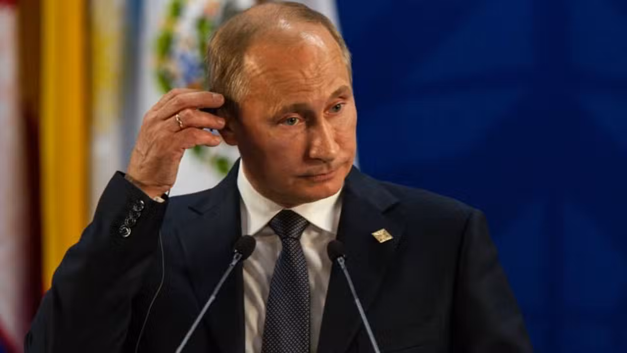 Vladimir Putin - Octavio Hoyos / Shutterstock.com