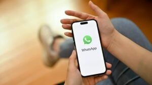 WhatsApp - BongkarnGraphic / shutterstock.com