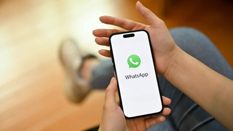 WhatsApp - BongkarnGraphic / shutterstock.com