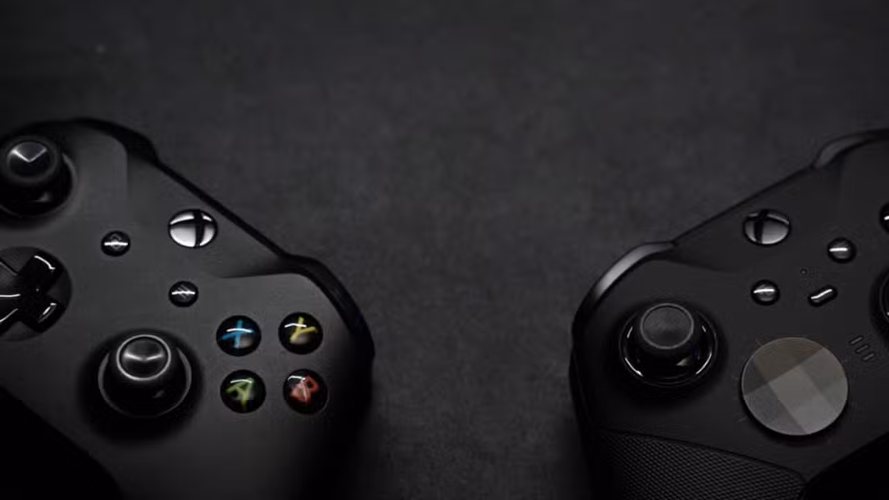 Xbox elite series - Capix Denan / Shutterstock.com
